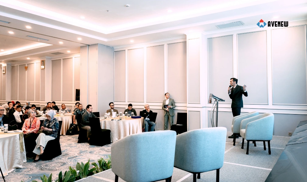Head of SCOPE Dr. Ir. Andi Muhammad Ifrad, M.T. saat memaparkan visi, misi, dan lima komitmen utama SCOPE pada sesi scholars talk AveXchange 2026.
