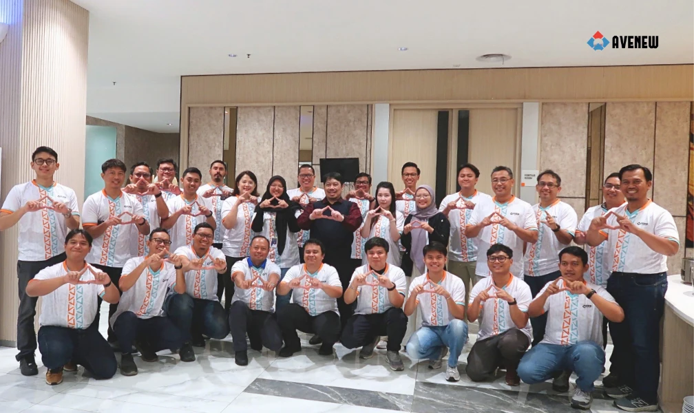 Para peserta Easy PMP Exam Preparation Public Class Batch 130 bersama instruktur Erdith Irawan Arifianto, ST, MT, PgD, PMP, pada sesi pelatihan di Harris Hotel fX Sudirman, Jakarta.