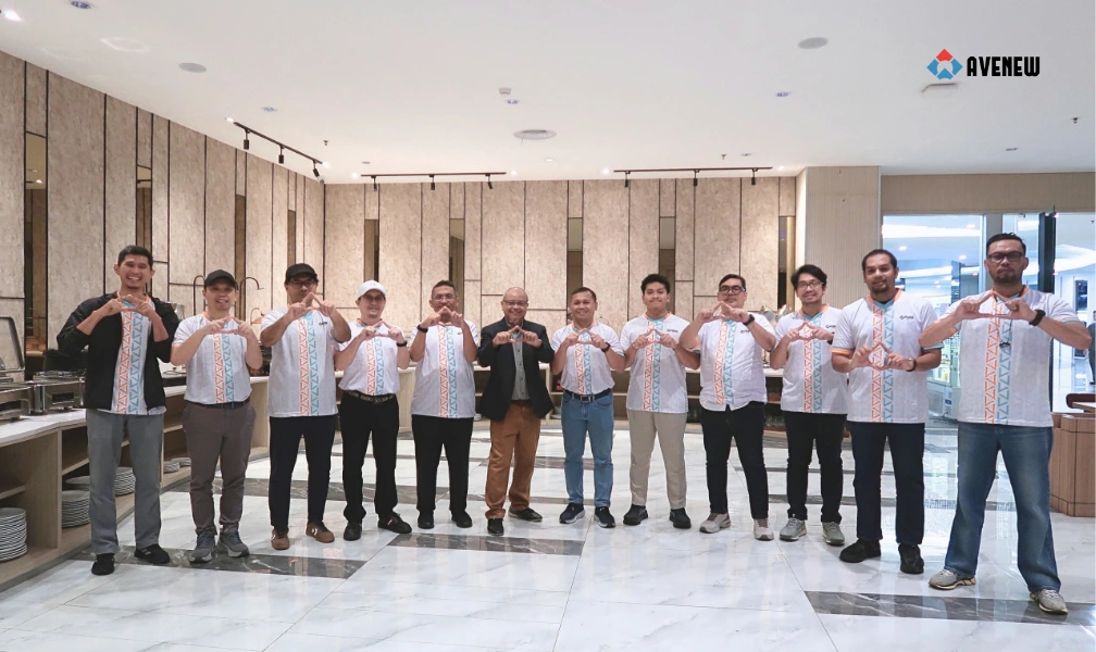 Para peserta Easy PMP Batch 4 Pertamina Hulu Rokan bersama instruktur Deni Purwadi, MCPM, PMP, pada sesi pelatihan manajemen proyek di Harris Hotel fX Sudirman, Jakarta.